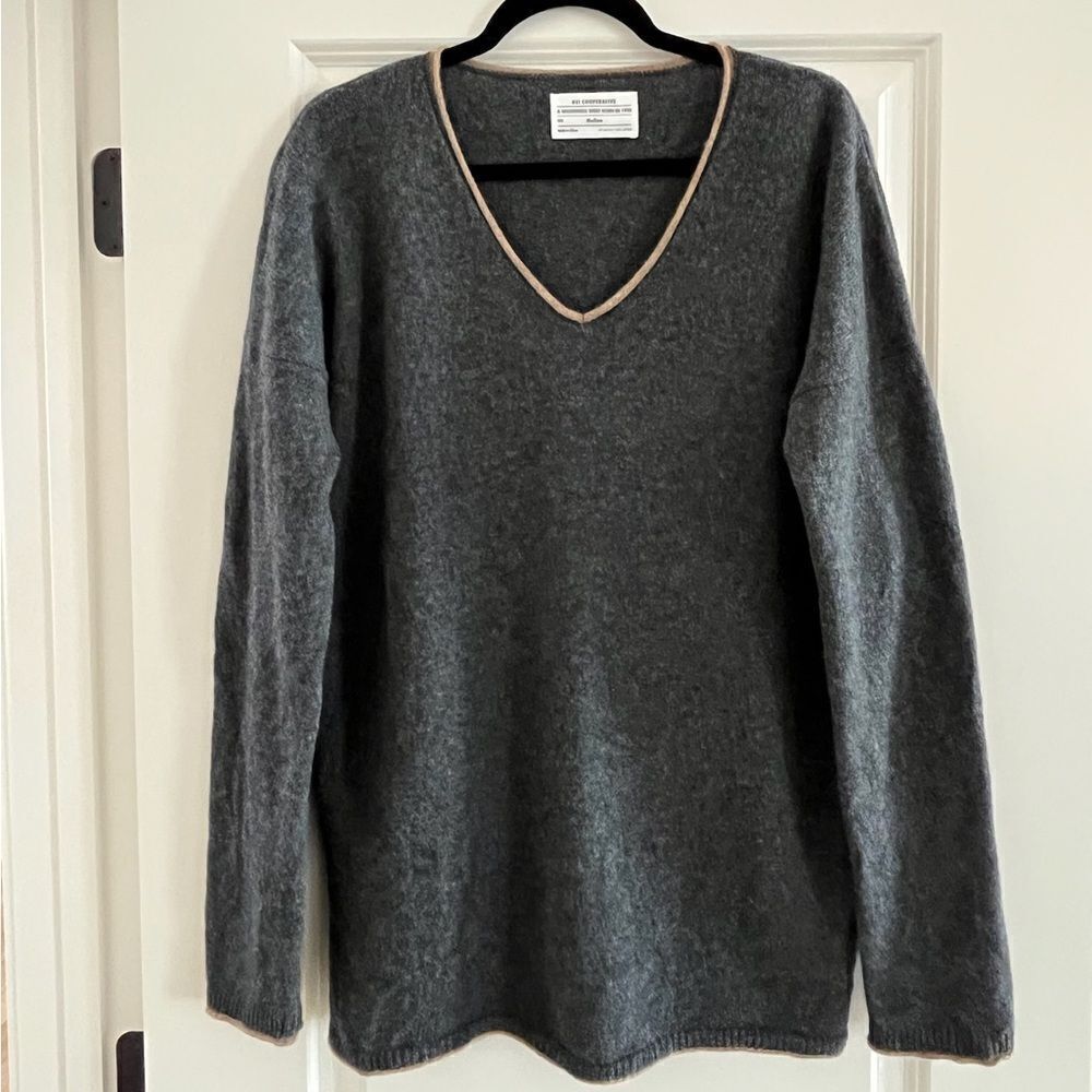 REI CO-OP 100% Lambs Wool Norseland V-Neck Sweater Grey Heather/Mocha Taupe Med